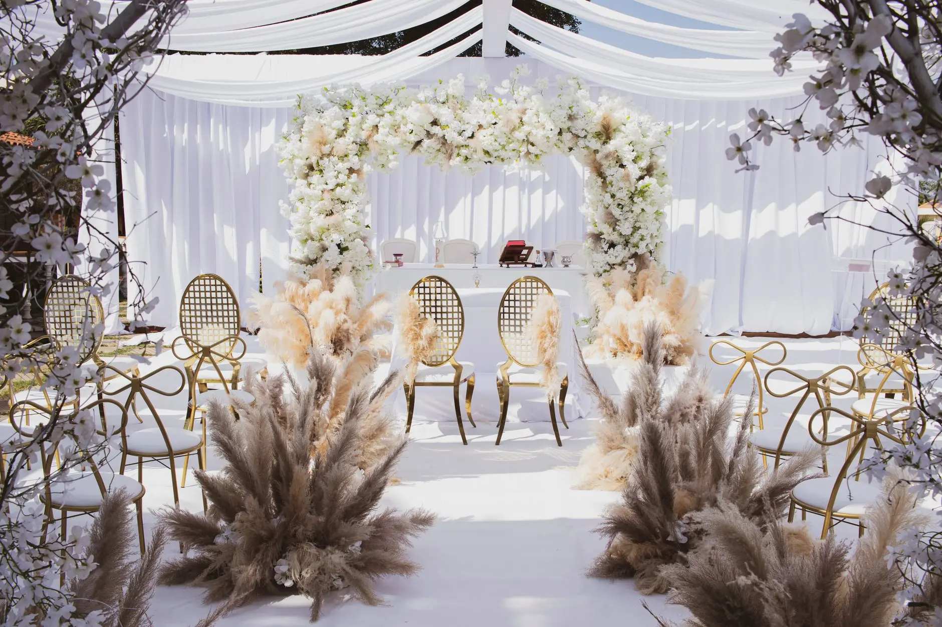 The Chuppah: Meaning, Design and Setup for a Wedding Canopy