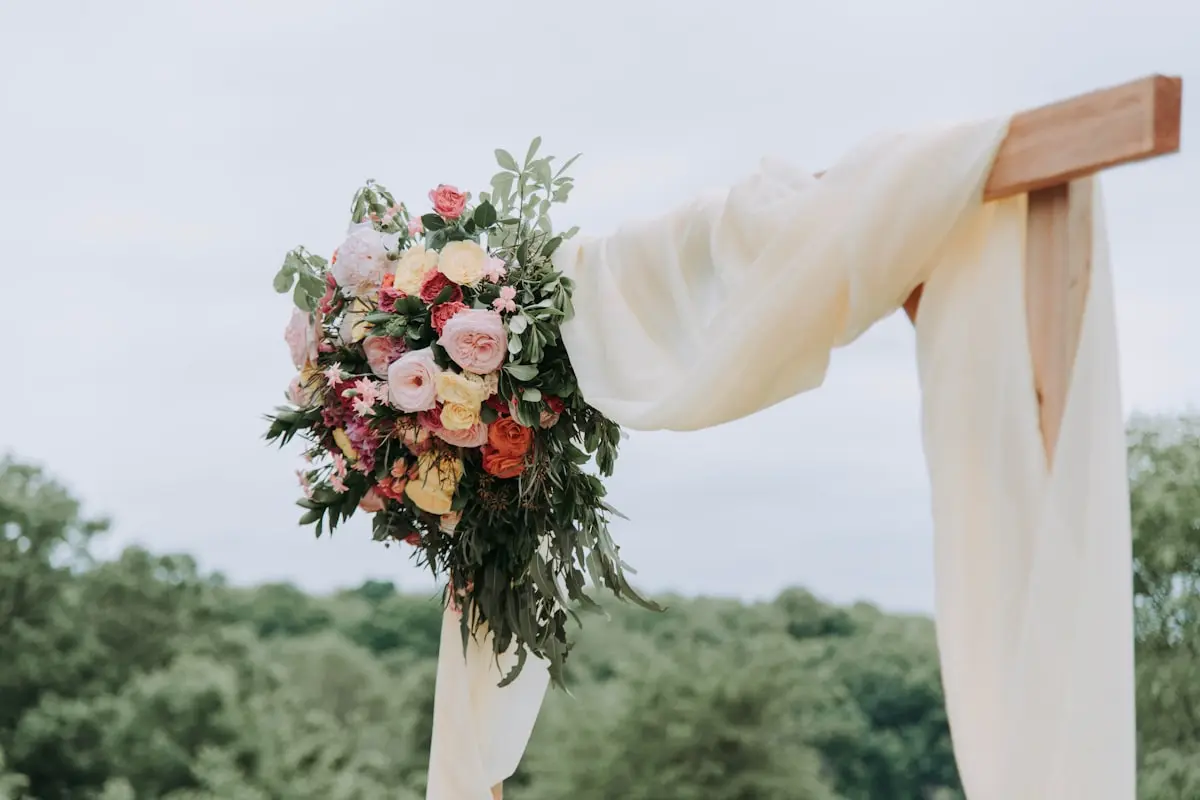 Outdoor Summer Wedding Decor in BC: A Complete Styling and Rental Guide