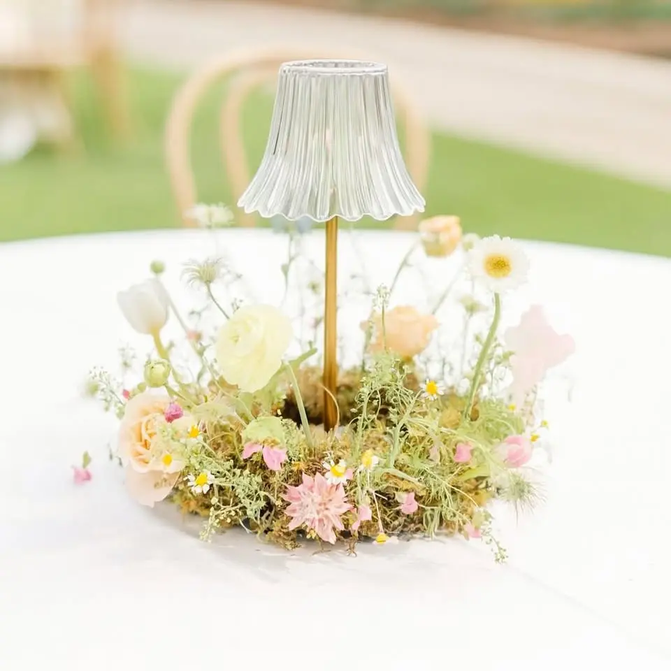 Luxe Cordless LED Table Lamp thumbnail 4