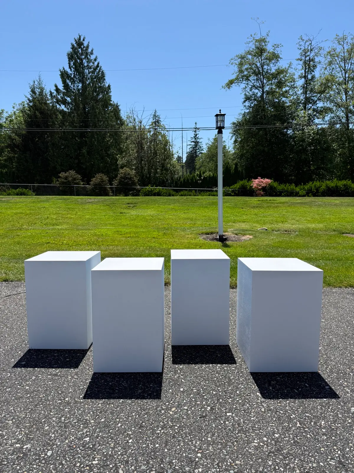 Elegant White Wooden Display Plinth – 18" thumbnail 2