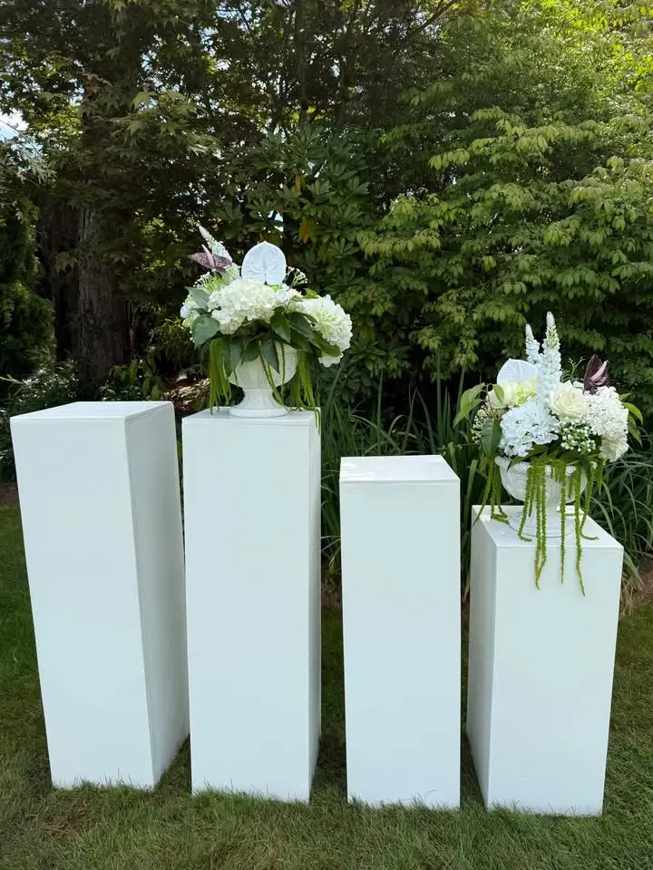 Elegant White Wooden Display Plinth – 30" thumbnail 3